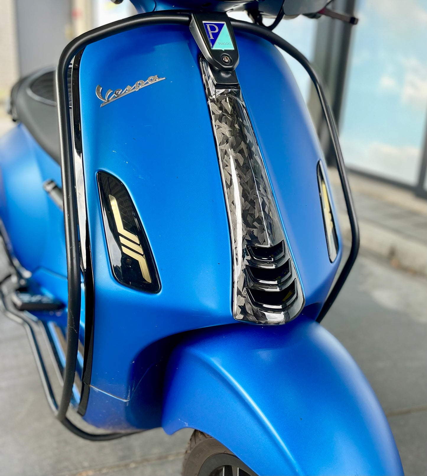 Forged carbon claxonneus vespa sprint/primavera