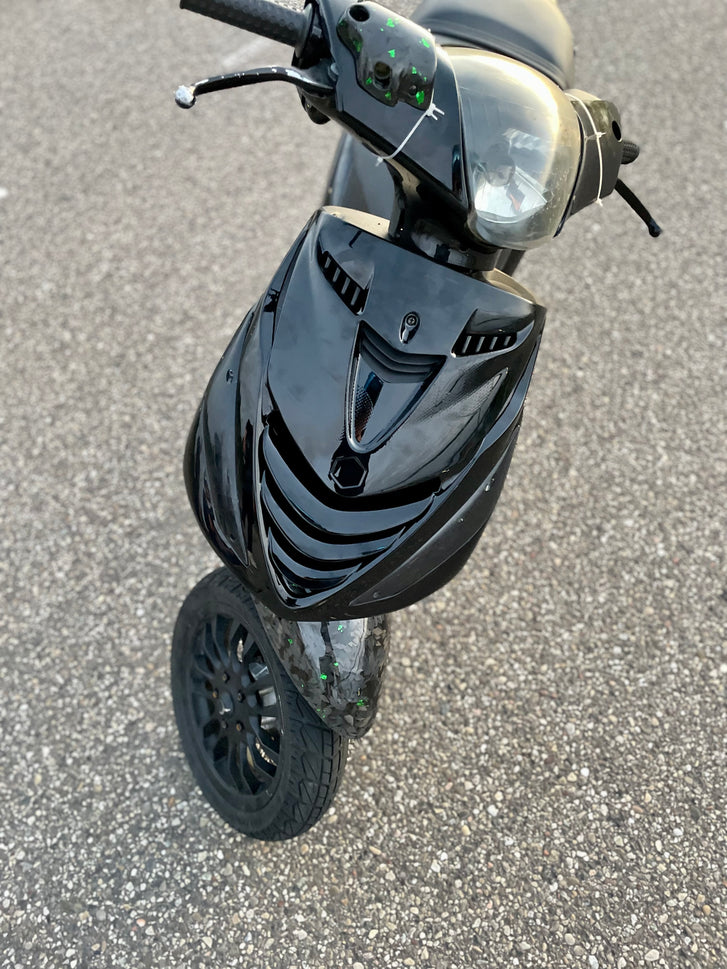 Forged carbon custom flakes Piaggio Zip