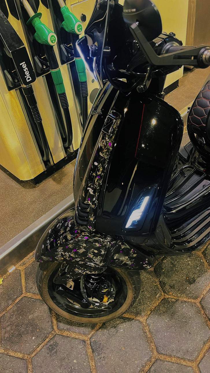 Forged carbon custom flakes Vespa Sprint/Primavera!