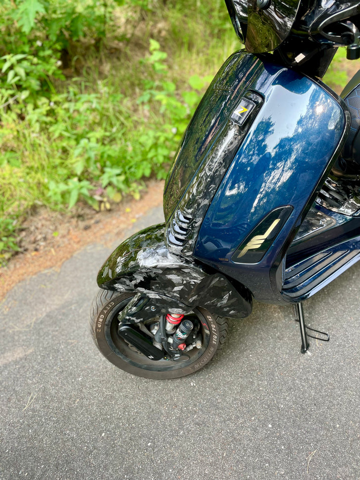 Forged carbon Vespa Sprint/Primavera