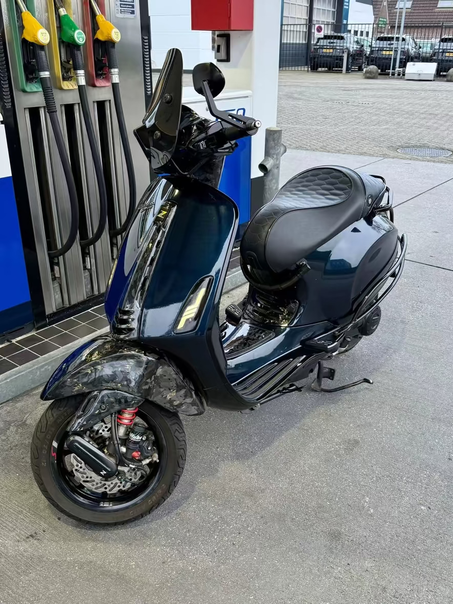 Carbon Vespa Sprint/Primavera