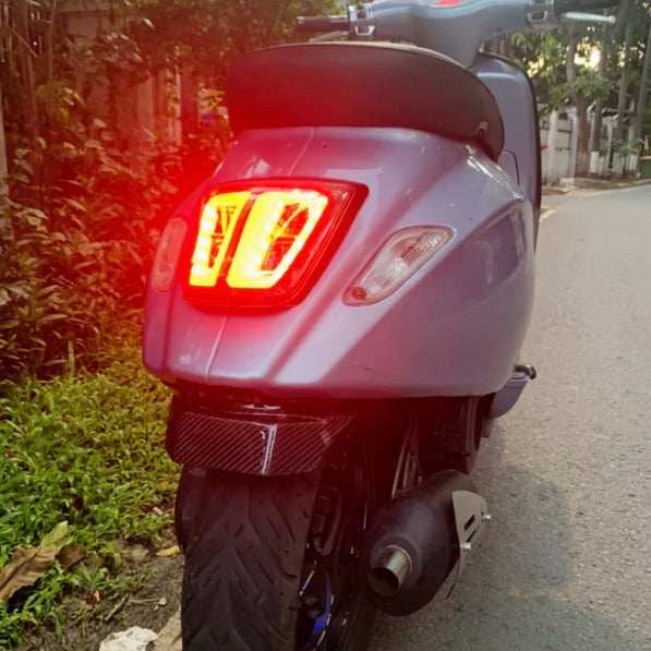Vespa Sprint & Primavera Achterspatbord Geweven Carbon