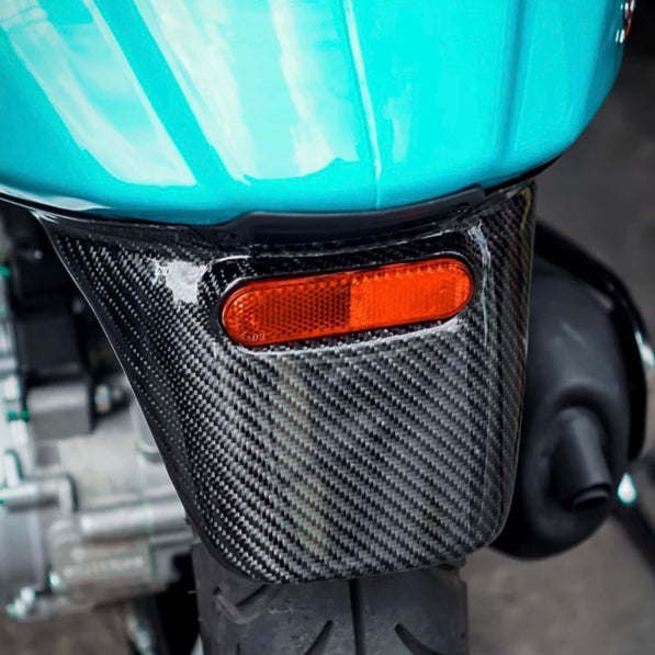 Vespa Sprint & Primavera Achterspatbord Geweven Carbon