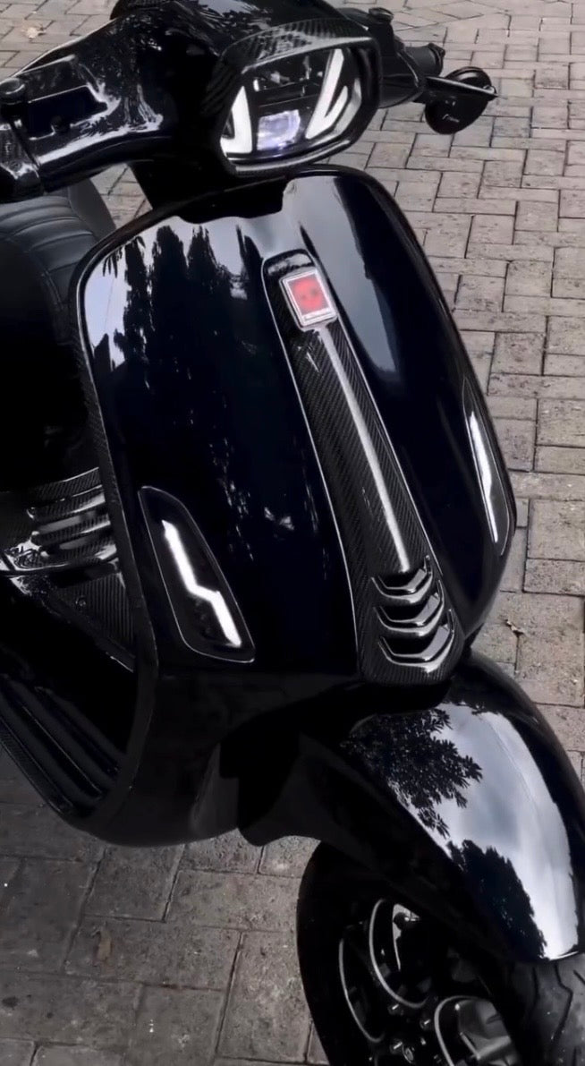 Vespa Sprint & Primavera Claxonneus Geweven Carbon