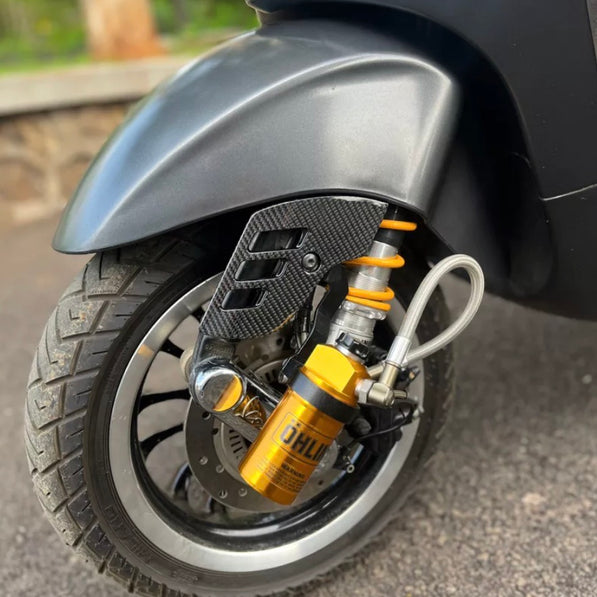 Vespa Sprint & Primavera Schokbreker Kapje Otro Geweven Carbon