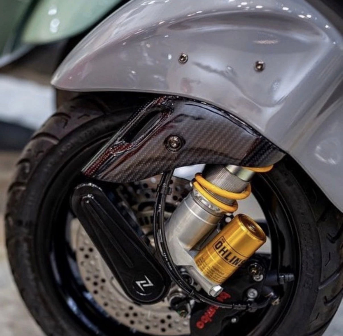 Vespa Sprint & Primavera Schokbreker Kapje Origineel Geweven Carbon