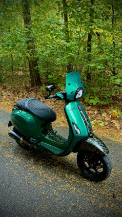 Vespa Sprint & Primavera Bougie Kapje Forged Carbon
